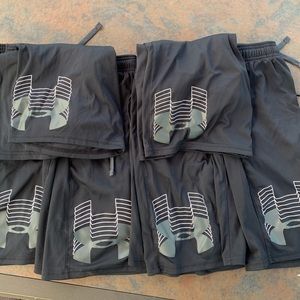 Lot of 6 Under Armour shorts. Black. Boys XL